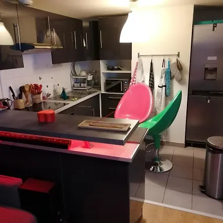 Joli Coquet Quarto em Acomodações Particulares